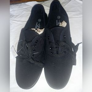 Women's Tennis Shoes